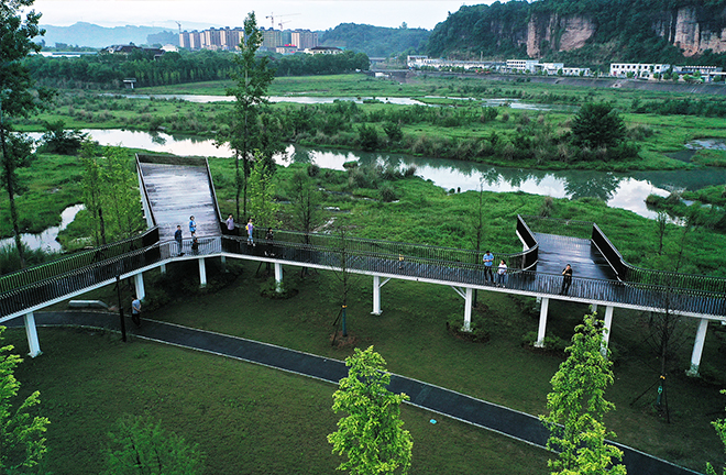 Governance of urban wetland ecologies