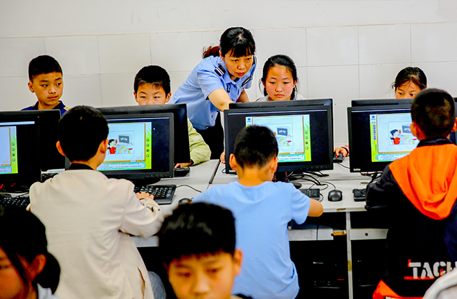 Ways to improve Chinese teenagers’ internet literacy